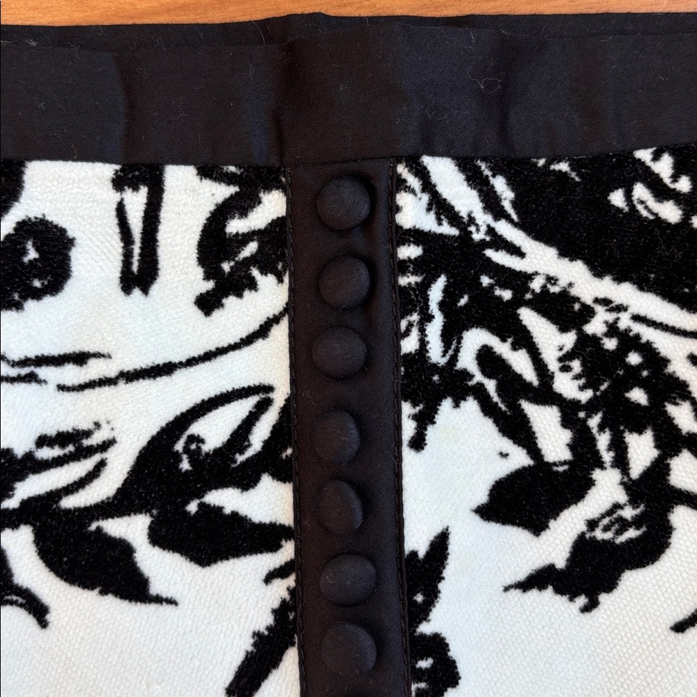 Anthropologie velvet skirt - Picture 2 of 8